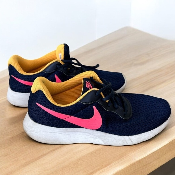 Nike Tanjun Runner Shoe Womens Sneaker 8 Navy Pink Orange CK0001-400 Trail Run - Picture 1 of 9